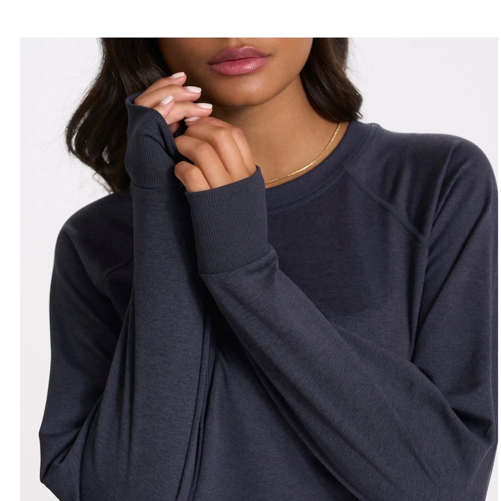 NWOT Vuori long sleeve